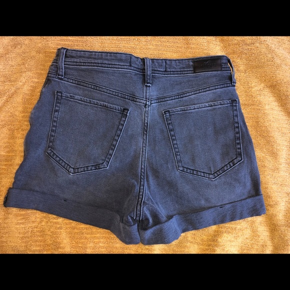 **SOLD**Hollister Dark Grey Mom Short Size 7 - Picture 5 of 9